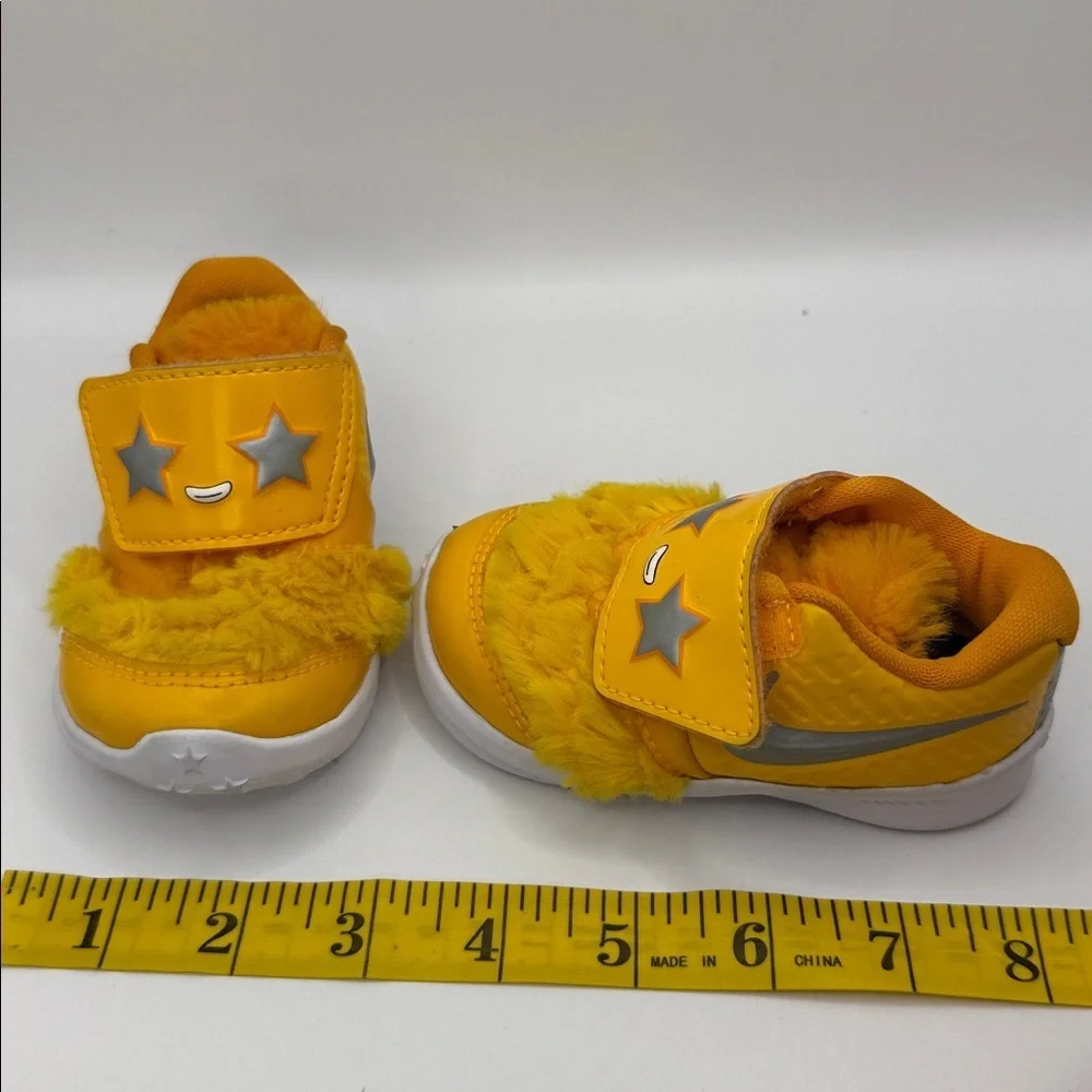 Nike Gofast Go Fast Yellow Toddler Shoes Size 4 with Star Accents Faux Fur